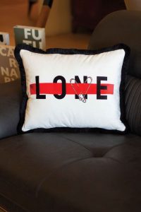 Декоративна луксузна перница - EY276 - Image 2