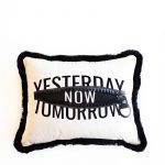 Декоративна луксузна перница - EY278