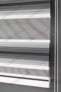 Црна Широко Со Плисе Зебра Завеса - Image 4