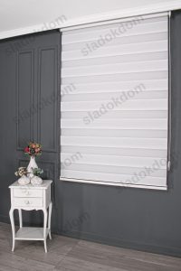 Бело Тесно Плисе Зебра Завеса - Image 2