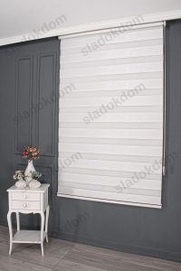 Бело Со Шеми и Плисе Зебра Завеса - Image 2