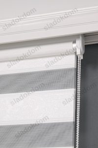 Бело Со Шеми и Плисе Зебра Завеса - Image 3