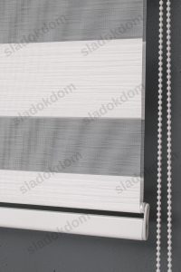 Бело Со Широки Линии Зебра Завеса - Image 4