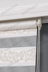 Бело Златно Плисе Со Жакарда Зебра Завеса - Image 3