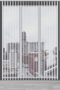 Бела Вертикална Роло Завеса