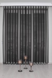 Пастелно Сиво Вертикална Зебра Завеса